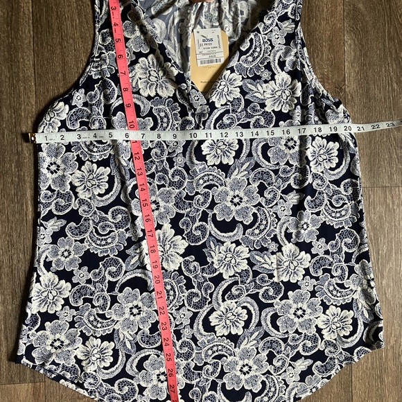 NWT 1X  Sleevless Flattering Pleated Top NWT - Picture 8 of 12